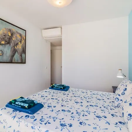 Apartman Garden Design